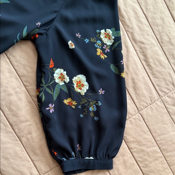 Vince Camuto Dark Blue Floral Blouse - Picture 4 of 5